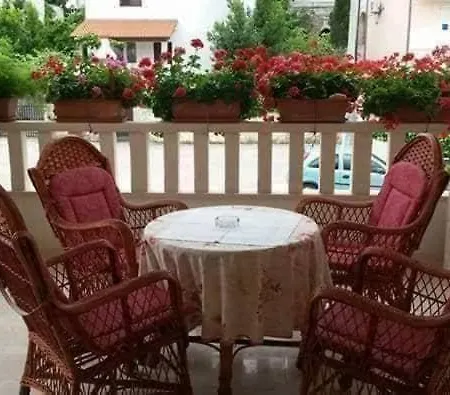 Apartment Marieta *